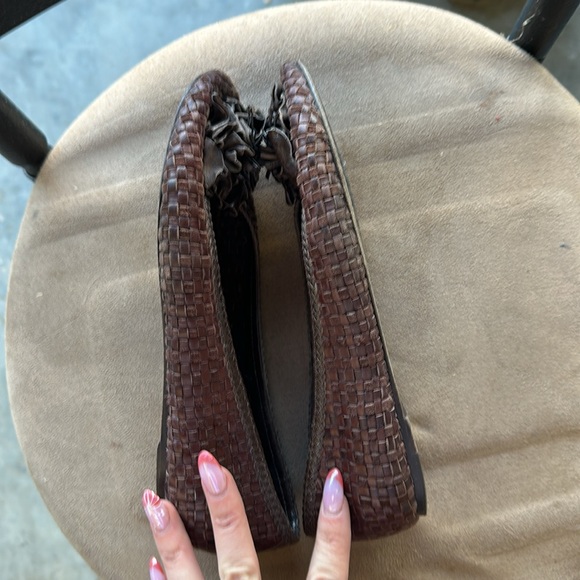 BCBG maxazria brown flats size 6.5 - Picture 3 of 4